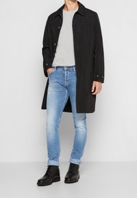 Dondup Džíny Slim Fit - light blue