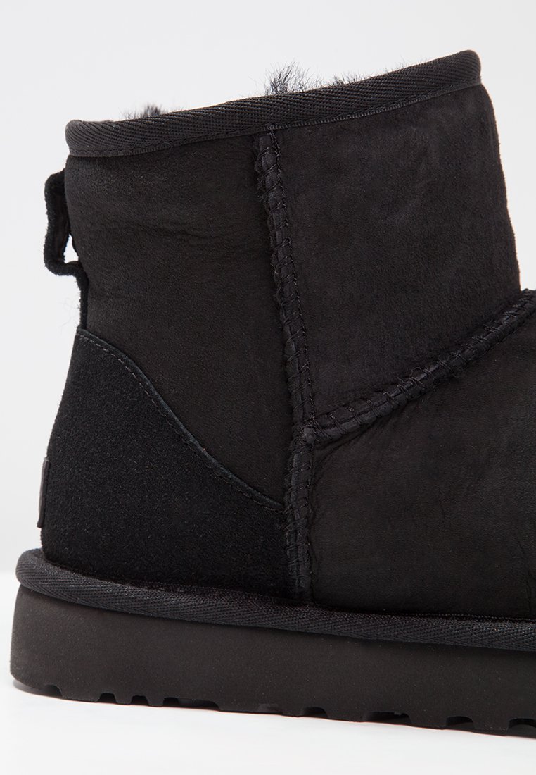 UGG CLASSIC MINI II - Aulinukai - black/juoda - Zalando.lt