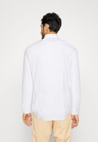 Tommy Hilfiger CORE FLEX POPLIN  - Businesshemd - bright white