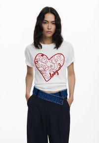 Desigual WITH EMBOSSED HEARTS - T-shirt con stampa - white