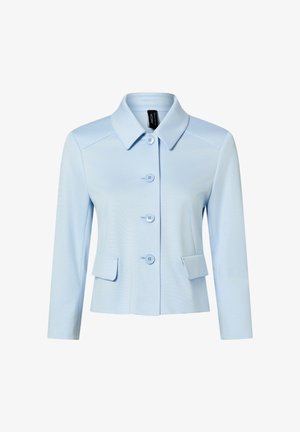 Veste bleu clair en tissu lisse, avec un col, six boutons, deux poches avant et des manches trois-quarts.