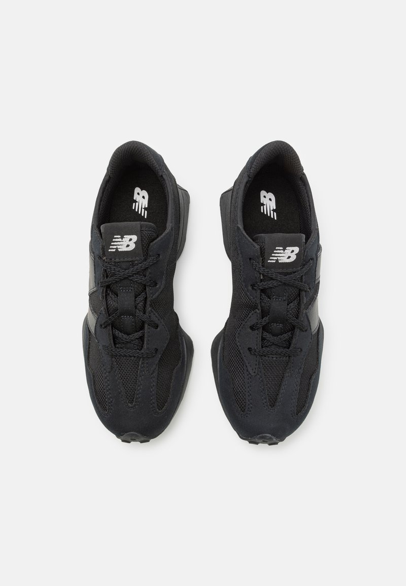 Shoes 550 New Balance 575 Pelle Nera New Balance 327 Trainers