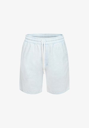 Jasnoniebieskie kąpielówki męskie z elastycznym pasem i białym ściągaczem, wyposażone w boczne kieszenie i luźny krój.