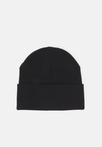 Gorro de punto negro con una textura suave, parte superior redondeada y un dobladillo en la parte inferior. Sin logotipos ni patrones visibles.
