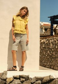 Next FRILL SLEEVE REGULAR FIT - Pluus - yellow