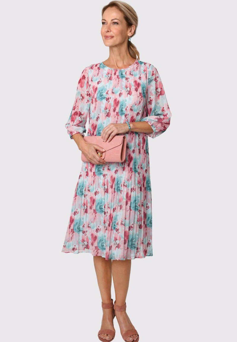 Damen Freizeitkleider | GOLDNER Freizeitkleid lagune / apricot / geblümt/türkis-meliert - CM87810 Damen Freizeitkleider | GOLDNER Freizeitkleid lagune / apricot / geblümt/türkis-meliert - CM87810