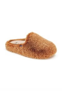 Bruine fuzzy instapslipper met een ronde neus en een zachte nepbont buitenkant; heeft een gevoerde binnenzool en beige voering.