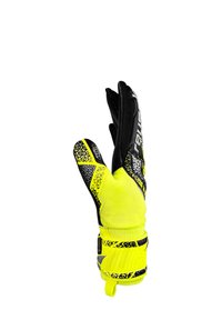 Handschuh mit einem leuchtend gelben und schwarzen Farbschema, das eine strukturierte Oberfläche, ein fingerspitzenloses Design und einen verstellbaren Handgelenkriemen aufweist.