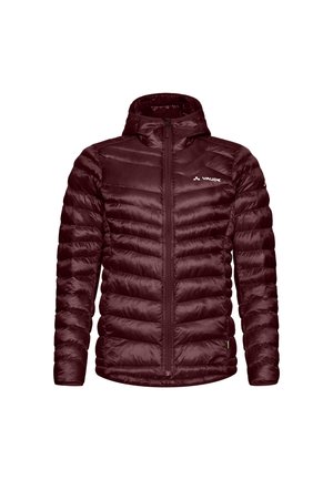Veste isolante bordeaux avec fermeture éclair à l'avant, capuche et design matelassé horizontal. Comprend un logo sur la poitrine gauche et une texture lisse.