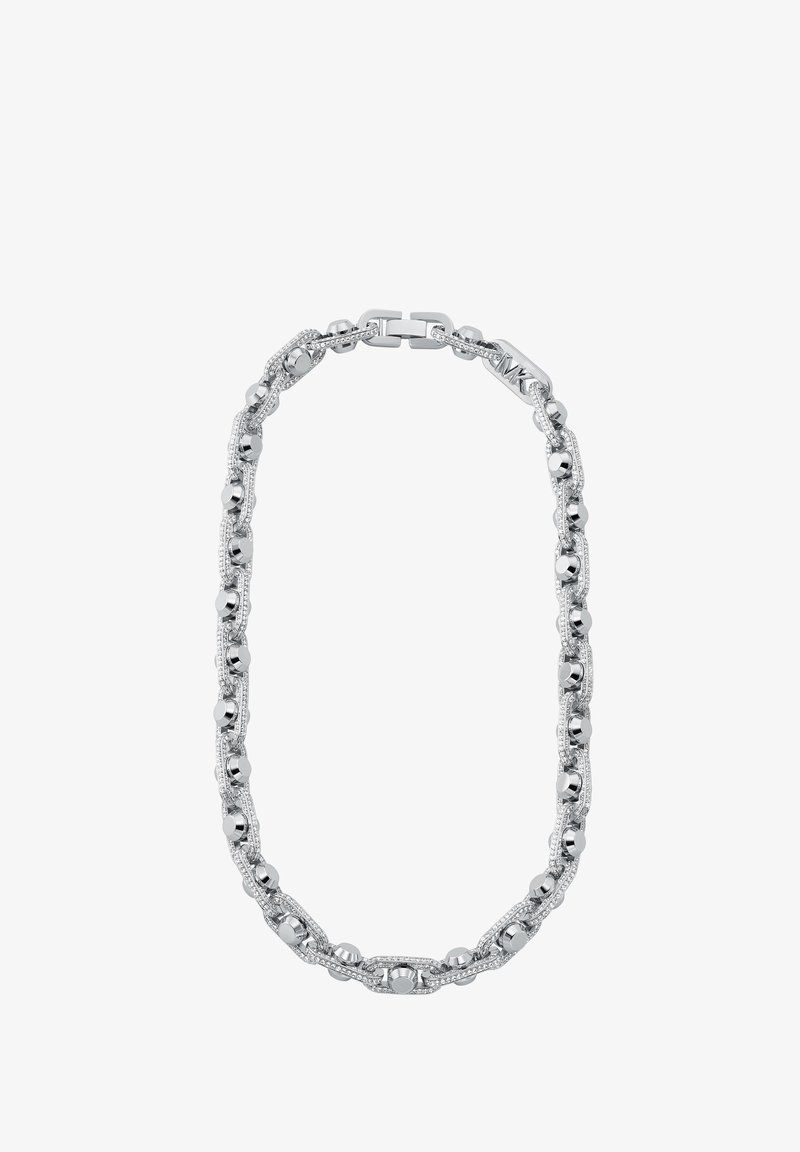 Silverkedja med växlande släta och texturerade länkar, med polerade sfäriska accenter och lås.