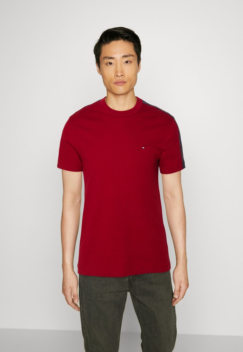 Tommy Hilfiger TAPE TEE TShirt print regatta red/rot Zalando.ch