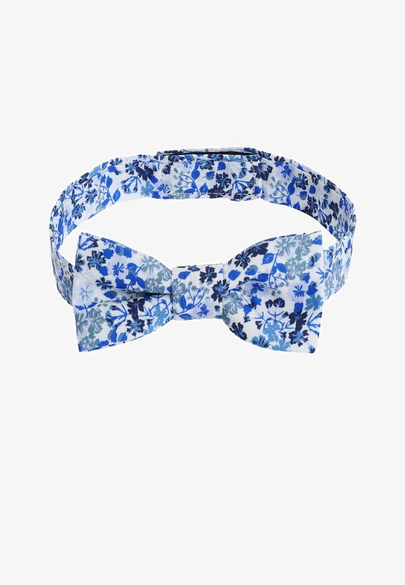 Cvjetna leptir mašna od bijelog materijala s plavim i sivim cvjetovima. Ima klasičan oblik leptira i podesivu traku za sigurno prianjanje.