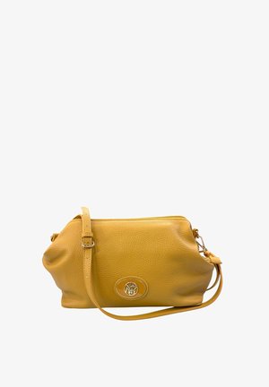 Borsa a mano in pelle gialla con finitura testurizzata, dettaglio logo ovale e tracolla removibile e regolabile. Presenta una chiusura con zip.