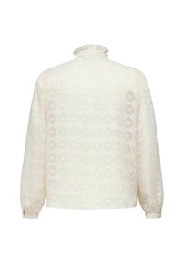 Camicia bianca a maniche lunghe con un motivo geometrico testurizzato, colletto arricciato e polsini arricciati per un tocco di dettaglio.