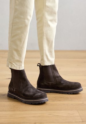 HIGHWOOD SLIP ON - Botki