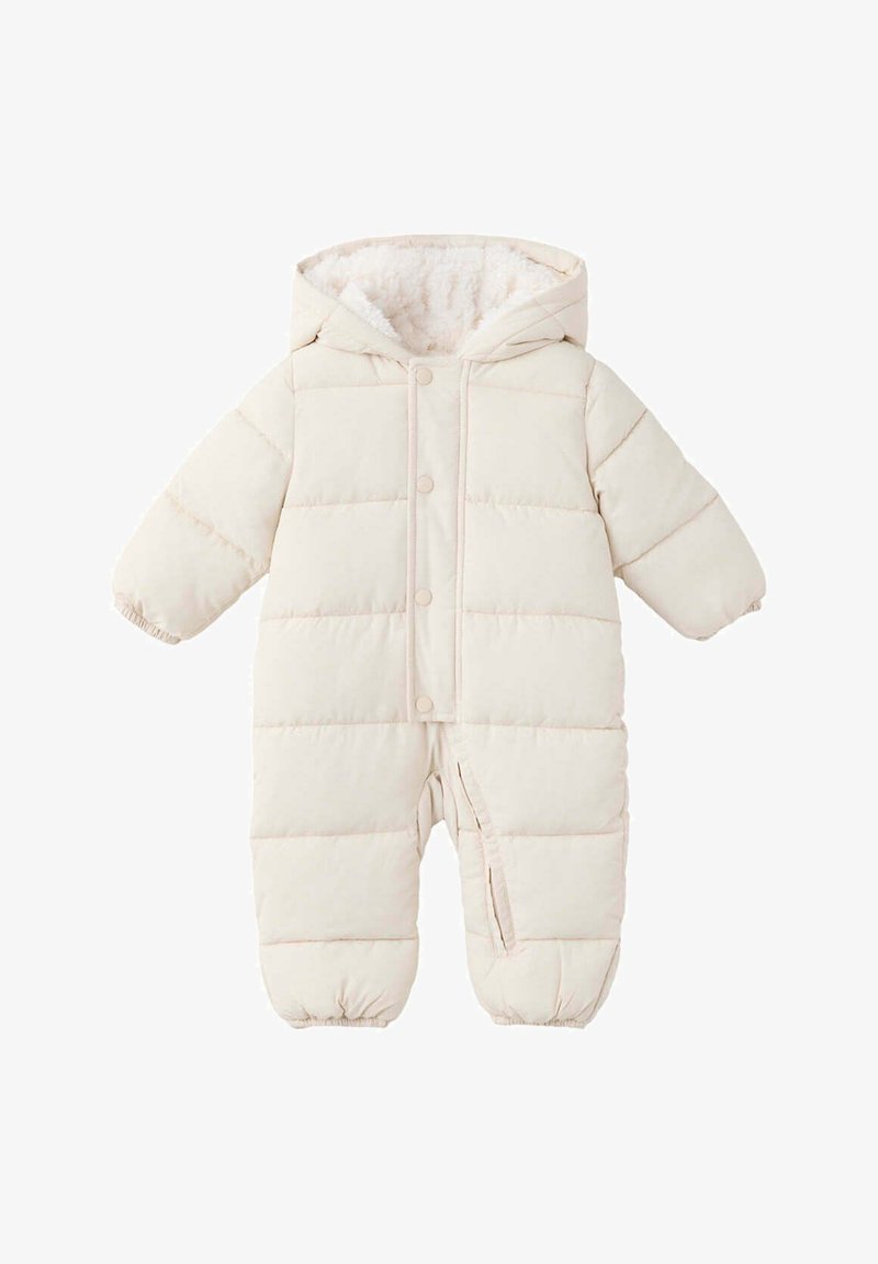 Combinaison de neige rembourrée pour bébé de couleur crème avec capuche, boutons-pression devant et poignets élastiques aux poignets et aux chevilles.