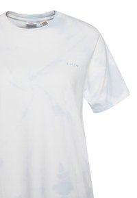 Bílý tričko s modrými spirálami v batikovaném stylu, kulatý výstřih, krátké rukávy a vyražené logo "Levi's" na levé části hrudníku. Materiál: bavlna.