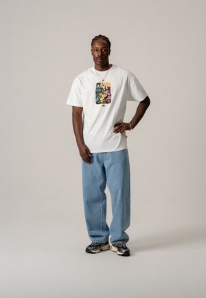 BLKVIS DAYDATE TEE UNISEX - Triko s potiskem - white