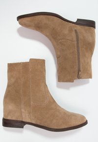 Esprit Botines de cuña - beige
