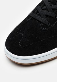 Etnies LITTLE KIDS WINDROW UNISEX - Sportbačiai - black/white