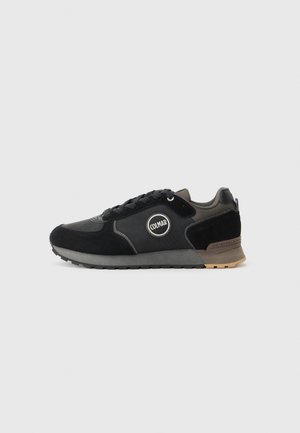 TRAVIS BOOST - Sneaker low - black/chocolate