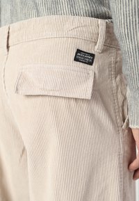 Jack & Jones Kapsáče - beige