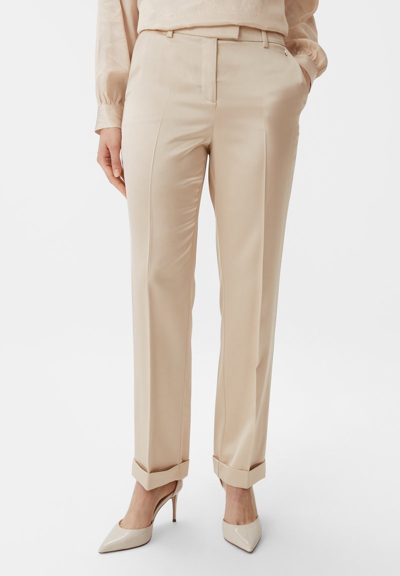 comma - REGULAR MIT GERADEM - Stoffhose - beige, Vergrößern