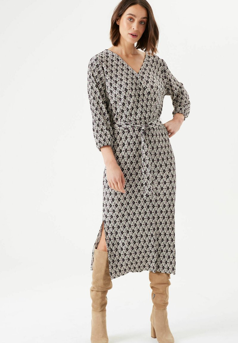 Vestito Donna Garcia - Abbigliamento Denim Di Qualità, Stile Italiano Con Tradizione Familiare
