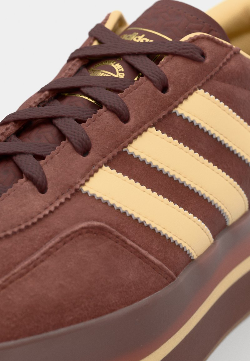adidas gazelle silver green womens adidas Gazelle Shoes Better Scarlet 6.5 Kids main image 0