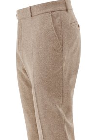 Braune Wollmischungshosen mit geradem Bein, zwei Seitentaschen und glatter Textur. Subtles Fischgrätmuster sichtbar.