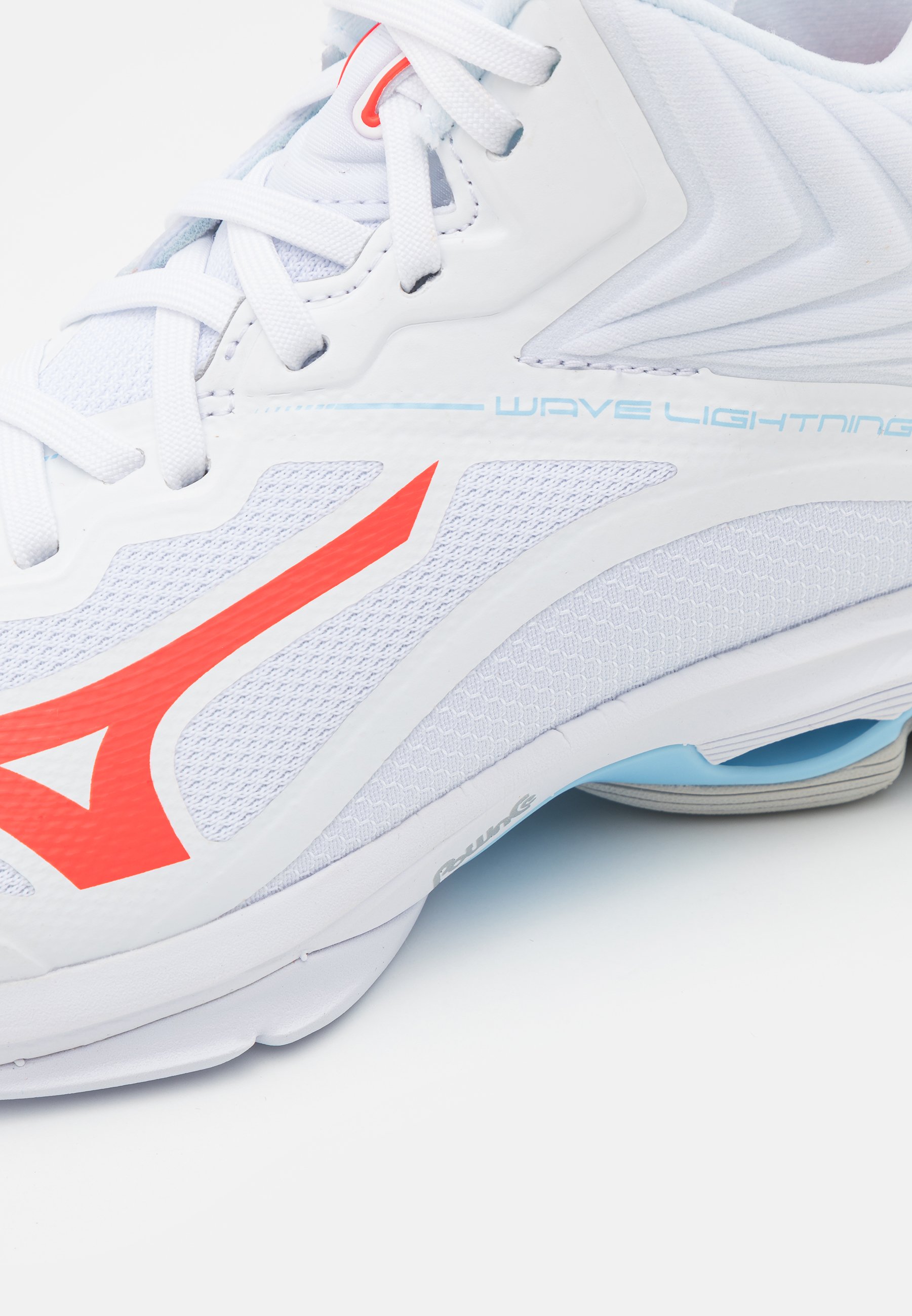 mizuno wave lightning 9