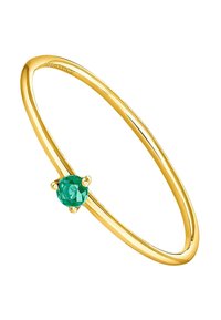 Brazalete de oro con acabado suave, que presenta una piedra verde redonda central, engastada en cuatro garras, destacando la elegancia simple y el contraste de color.