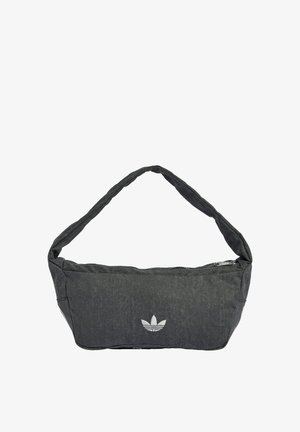 Ciemnoszara torba na ramię wykonana z teksturowanej tkaniny, z zamkiem błyskawicznym i wyszywanym logo z przodu. Długi, zakrzywiony pasek.