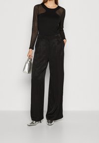 Morgan Langarmshirt - black