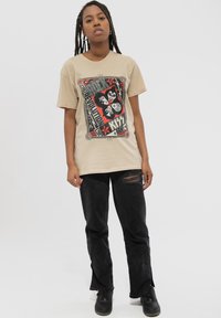 Paradiso Clothing KISS ROCK REVOLUTION - Print T-shirt - sand