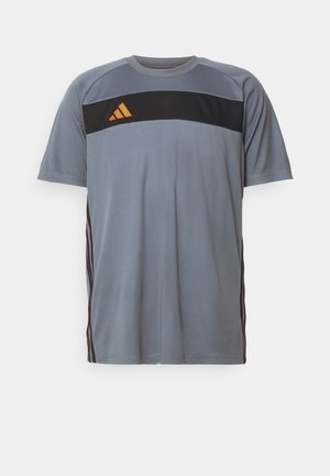 adidas Performance TIRO 25 ESSENTIALS - Sports T-shirt - team onix/super orange