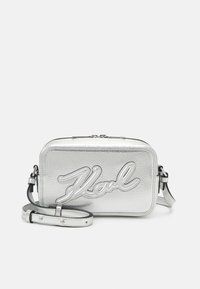 Atlasīts, silver-coloured