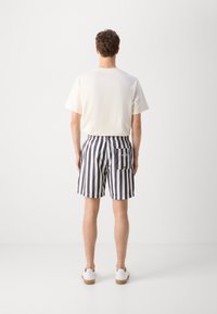 Mads Nørgaard SEA PRINT - Zwemshorts - deep well/vanilla ice