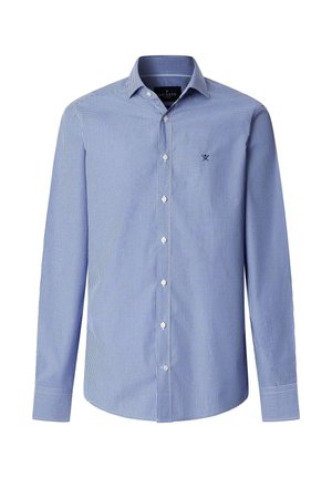 Camisa de vestir para hombre de manga larga a cuadros pequeños en azul y blanco, con cierre de botones en la parte delantera y cuello, que presenta un pequeño logo bordado en el pecho.