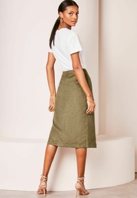 Lipsy REGULAR FIT - A-silueta svārki - khaki green