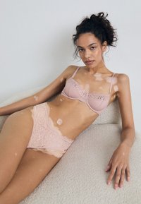 Hunkemöller CHALICE - Fecskék - pink