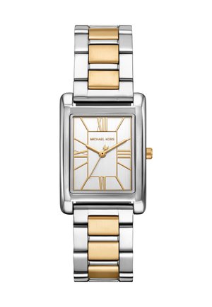 Reloj de pulsera rectangular de plata y oro de Michael Kors con marcadores de números romanos y pulsera de eslabones de metal bicolor, que muestra la hora 10:10:36.
