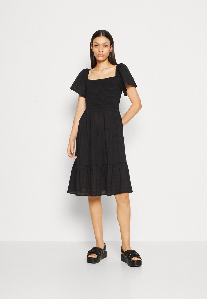 GAP SMOCK DRESS Day dress black/black Zalando.co.uk