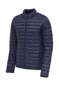 Marineblaue, gesteppt wattierte Jacke mit durchgehendem Frontreißverschluss, Stehkragen, langen Ärmeln und seitlichen Reißverschlusstaschen.