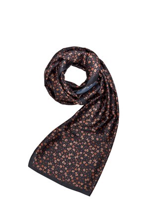 Blommig scarf i mörkblått med utspridda persikofärgade och krämfärgade blommor. Tillverkad av ett mjukt tyg, har den en flödig och mjuk textur.