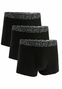 Črne bokserice v trojnem pakiranju, z širokim sivim pasom z napisom "UNDER ARMOUR" v črni barvi, izdelane iz mehkega, raztegljivega materiala.