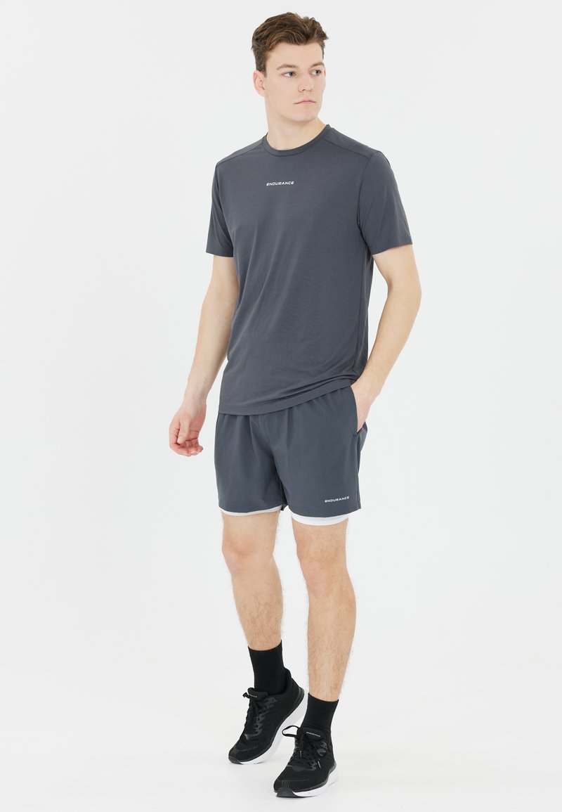 Endurance Dubbla shorts - ombre blue