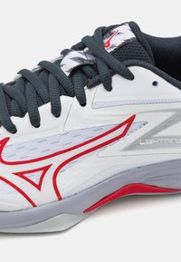 Mizuno LIGHTNING STAR Z7 UNISEX - Volleyballsko - white/salsa/black