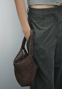 Massimo Dutti BUCKET - Handtas - dark brown
