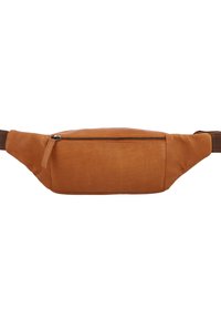 Sac banane en cuir marron avec fermeture éclair noire et sangle réglable marron foncé sur fond blanc.